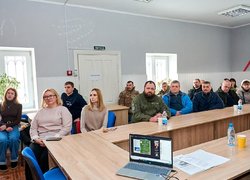 Єдність влади, бізнесу й науки: в УНУ відбувся круглий стіл щодо фінансової реінтеграції ветеранів війни та ВПО