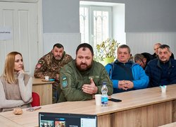 Єдність влади, бізнесу й науки: в УНУ відбувся круглий стіл щодо фінансової реінтеграції ветеранів війни та ВПО