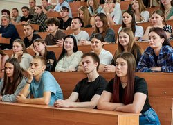 «Іншого життя, окрім війни, не існує»: в УНУ відбулася зустріч із військовослужбовцем, колегою, випускником
