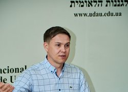 «Іншого життя, окрім війни, не існує»: в УНУ відбулася зустріч із військовослужбовцем, колегою, випускником