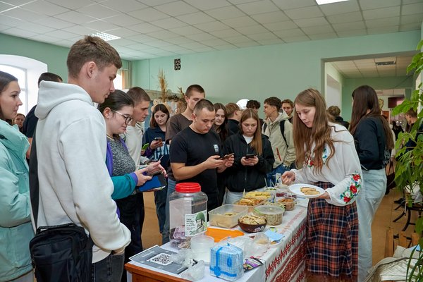В Уманському університеті відбувся благодійний ярмарок