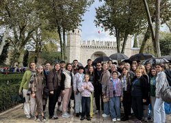 «Хлібодари» УНУ підкорюють Стамбул: українська пісня звучала на міжнародній сцені