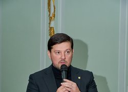 «Разом до рішень»: УНУ став майданчиком для діалогу переселенців і влади