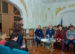 «Разом до рішень»: УНУ став майданчиком для діалогу переселенців і влади