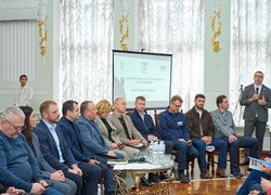 «Разом до рішень»: УНУ став майданчиком для діалогу переселенців і влади