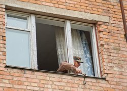Сила єдності в дії: у гуртожитках УНУ відновлюють пошкоджені вікна