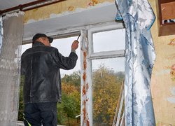 Сила єдності в дії: у гуртожитках УНУ відновлюють пошкоджені вікна