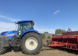 Від інвестицій у сучасну техніку до реальних наукових результатів: в УНУ використовують новий трактор для досліджень