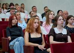 «Пам’ять, що говорить. Мова, що єднає»: в УНУ провели першу лекцію для першокурсників