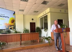 «Пам’ять, що говорить. Мова, що єднає»: в УНУ провели першу лекцію для першокурсників