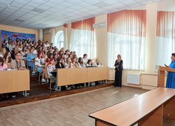 «Пам’ять, що говорить. Мова, що єднає»: в УНУ провели першу лекцію для першокурсників