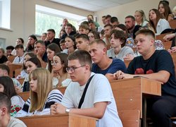 Не про війну з підручників: в УНУ студенти зустрілися з українськими захисниками
