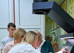 В УНУ презентували сучасний сканер для оцифрування унікальних наукових фондів
