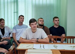 В УНУ презентували сучасний сканер для оцифрування унікальних наукових фондів
