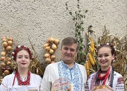 Творчі колективи УНУ стали учасниками мистецької події «ART-TOLOKA. Open Air»