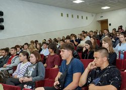 Мистецтво, що допомагає говорити: як в УНУ відзначили День українського кіно
