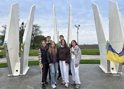 Подорож до географічного центру України: спільнота УНУ відвідала артоб’єкт «Серце України»