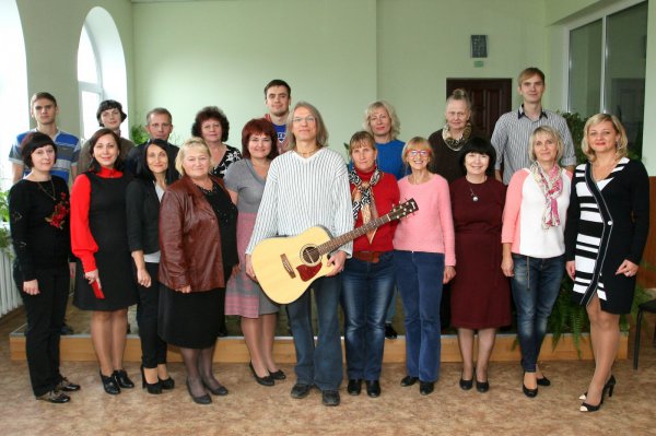 Бібліотекарі Уманського НУС отримали музичні вітання з професійним святом