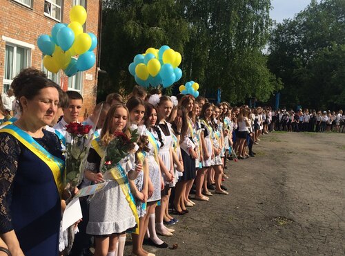Привітання випускників Уманського НВК «ЗОШ І-ІІІ ст. № 7-колегіум» зі святом останнього дзвоника