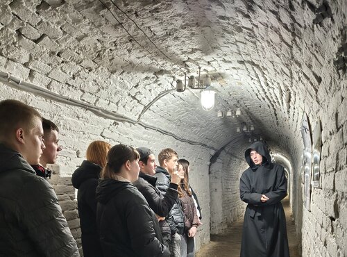 СТУДЕНТИ ВІДКРИЛИ ТАЄМНИЦІ УМАНСЬКИХ ПІДЗЕМЕЛЬ