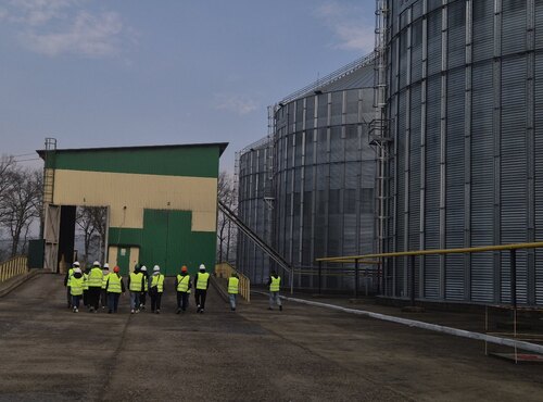 СПІВПРАЦЯ З БІЗНЕСОМ: СТУДЕНТИ-ТЕХНОЛОГИ УНУ ВІДВІДАЛИ ПОТУЖНОСТІ ТАС АГРО