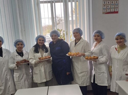 ВИКОРИСТАННЯ НАТУРАЛЬНИХ РОСЛИННИХ ДОБАВОК У ТЕХНОЛОГІЇ КЕКСІВ: ПРАКТИЧНИЙ ДОСВІД ЛАБОРАТОРНОГО ЗАНЯТТЯ