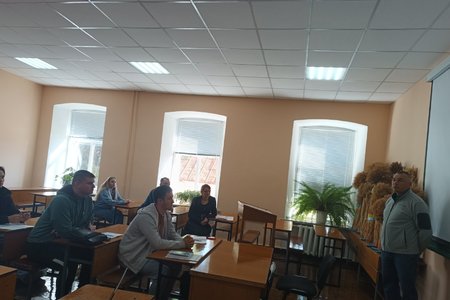Поєднання теоретичних знань із практичним досвідом виробництва