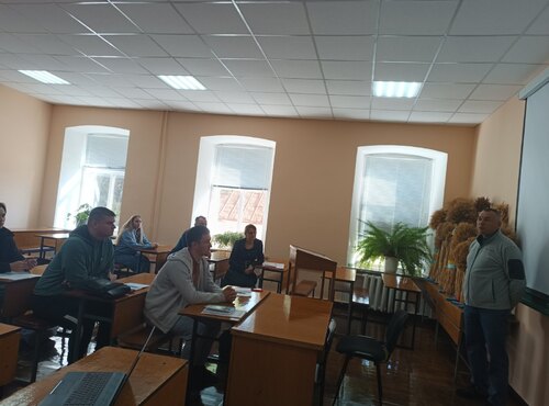 Поєднання теоретичних знань із практичним досвідом виробництва