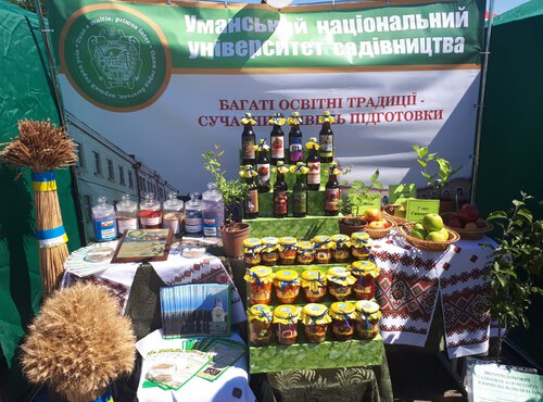 Кафедра генетики взяла участь найбільшій агропромисловий виставкі AGROSHOW UKRAINE 2017