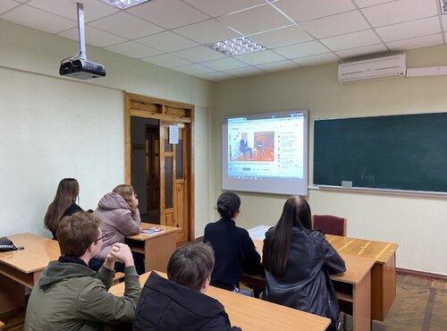 Викладачі та здобувачі вищої освіти - учасники круглого столу "Академічна доброчесність: досвід, практики, виклики, поступ"