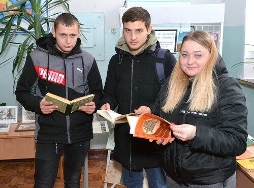 Крок за кроком життєвою нивою: присвята Івану Маркіяновичу Карасюку