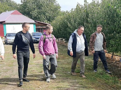 Сучасні садівничі технології на Уманщині: черешня (виїзні заняття аспірантів)