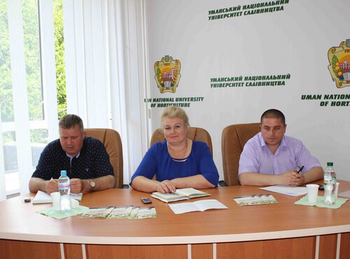 Керівники провідних аграрних підприємств взяли участь у роботі науково-практичного семінару