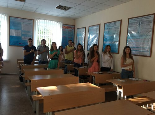 1 вересня перша лекція розпочалася з Державного Гіімну України