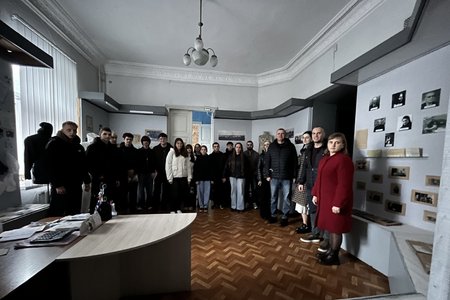 Сторінками боротьби та звитяги: візит студентів-екологів до Уманського краєзнавчого музею