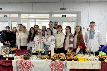 КАФЕДРА АГРОХІМІЇ І ҐРУНТОЗНАВСТВА ДОЛУЧИЛАСЯ ДО ВЕЛИКОДНЬОГО БЛАГОДІЙНОГО ЯРМАРКУ