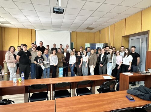 Зустріч з військовослужбовцем та волонтерами