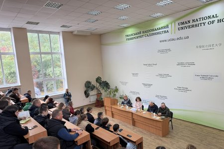 Мужність, відповідальність і цінність життя: зустріч студентів із захисником України