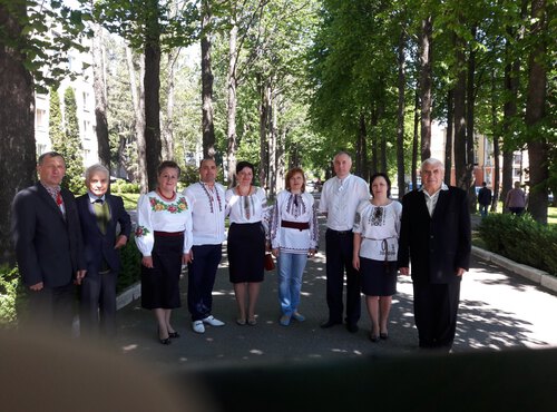 ДЕНЬ ВИШИВАНКИ — ЄДНАЄ УКРАЇНЦІВ