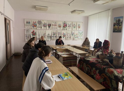 СТУДЕНТСЬКИЙ НАУКОВИЙ ГУРТОК ІЗ НАРОДОЗНАВСТВА  ПРОДОВЖУЄ СВОЮ РОБОТУ