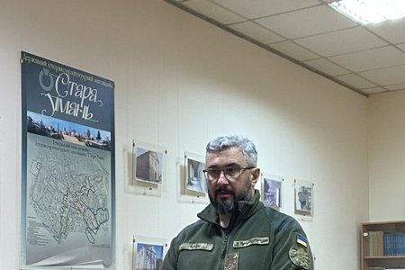 Зустріч викладачів кафедри соціально-гуманітарних і правових дисциплін із відомим істориком, журналістом і військовослужбовцем НГУ Вахтангом Кіпіані