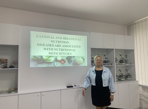 Відкрита лекція англійською мовою завідувачем кафедри біології Лариси Розборської з дисципліни "Гігієна, санітарія і охорона праці в галузі"