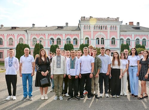 Перший дзвоник для студентів 13-а групи факультету агрономії