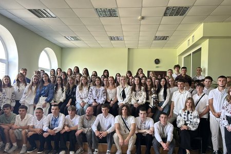 ПЕРША ЛЕКЦІЯ ПЕРШОКУРСНИКІВ ФАКУЛЬТЕТУ МЕНЕДЖМЕНТУ: ПРО ПАМ’ЯТЬ, ГІДНІСТЬ І ВІДПОВІДАЛЬНІСТЬ
