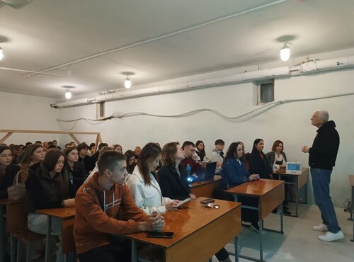 ТВІЙ ГОЛОС НА СУСПІЛЬНОМУ: ЗУСТРІЧ СТУДЕНТІВ ІЗ В’ЯЧЕСЛАВОМ КОЗАКОМ