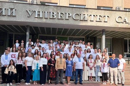 Перший дзвоник для першокурсників факультету економіки та підприємництва