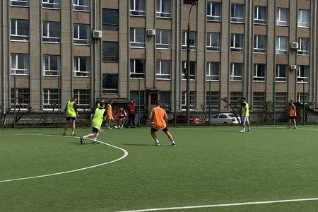 Благодійна товариська гра з футболу: спорт, підтримка та командний дух