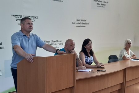 Факультет економіки, підприємництва та інформаційних технологій щиро вітає першокурсників у своїй дружній родині!