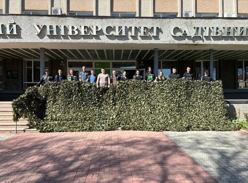 ПЛЕТІННЯ МАСКУВАЛЬНИХ СІТОК ДЛЯ ЗСУ – СТУДЕНТСЬКИЙ ВНЕСОК У БЕЗПЕКУ