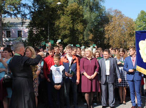 РАДІ ВІТАТИ ПЕРШОКУРСНИКІВ У СТІНАХ УМАНСЬКОГО НУС